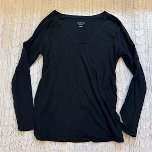 Isabel Maternity by Ingrid & Isabel Navy V-Neck Top